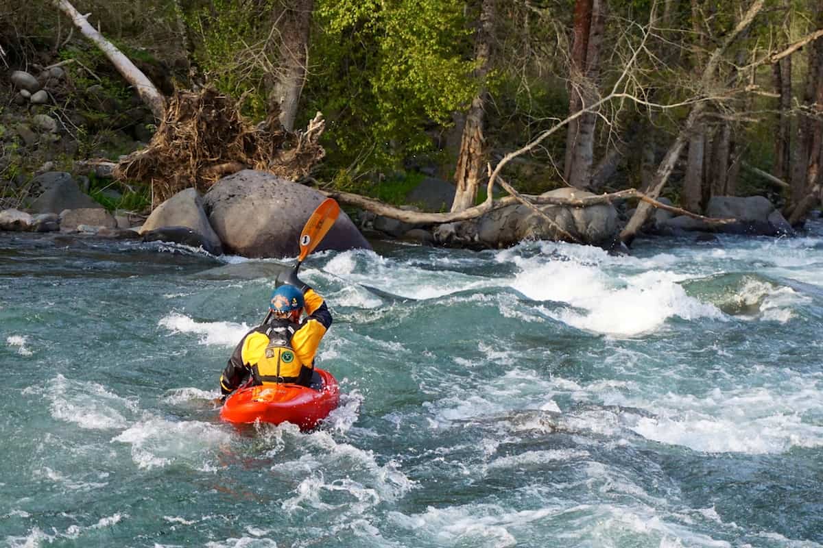 Kayking on the Hood River with my Stohlquist Descent PFD