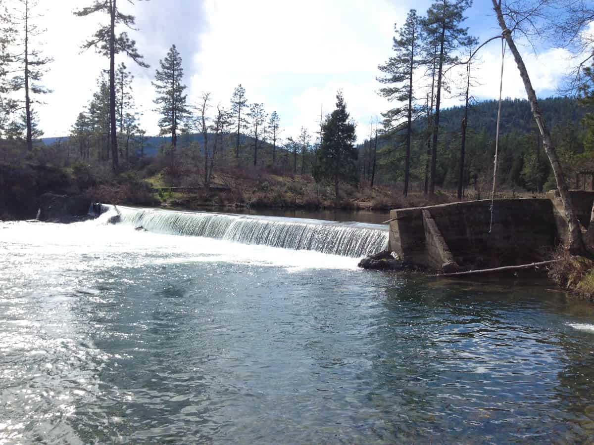 The Seats Dam is a mandatory portage at all flows