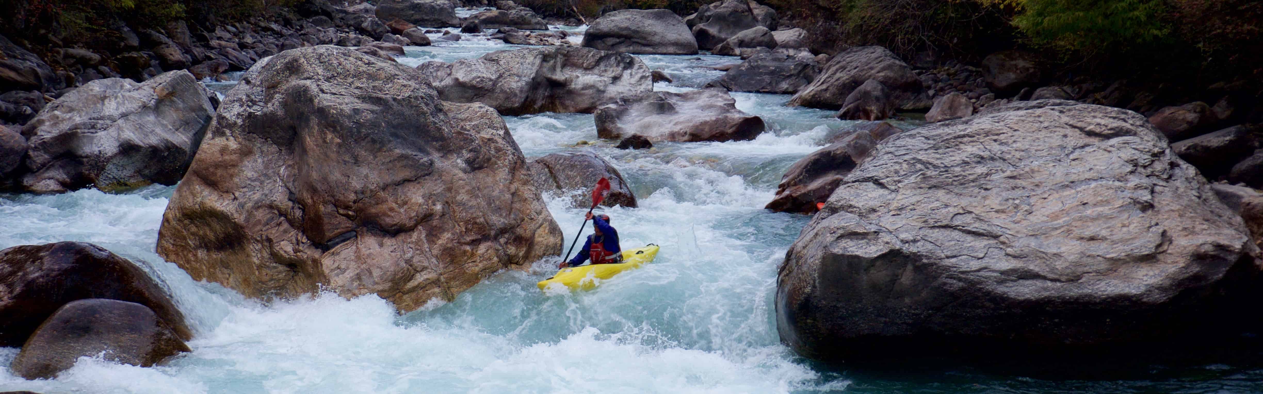 Entering one of the more difficult rapids on the first gorge