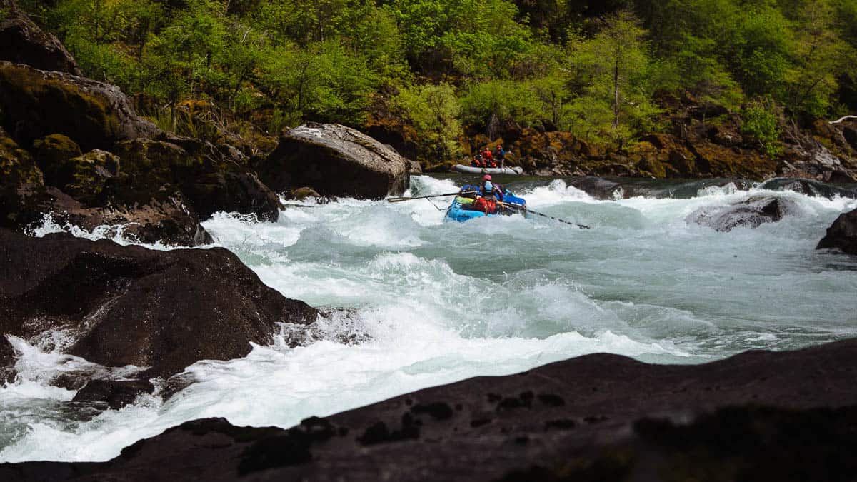 Negotiating Submarine Hole Rapid on the Illinois River at 1,000 cfs