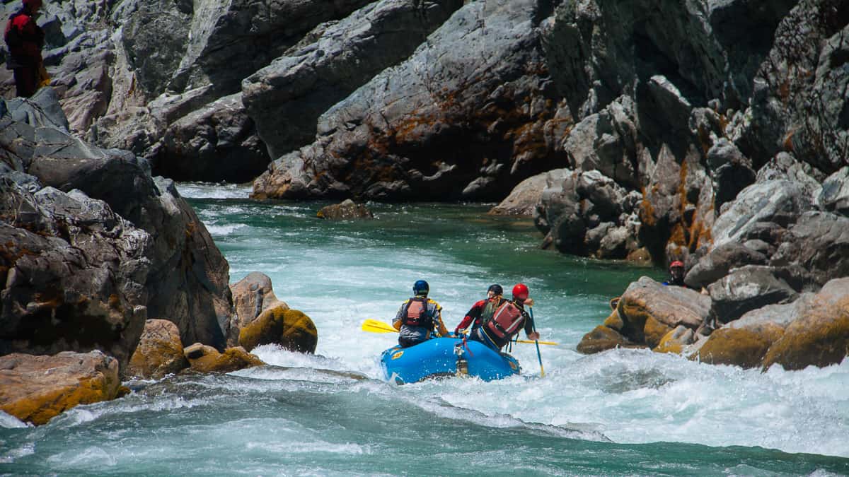 Rafting Oregon Hole Gorge at low water