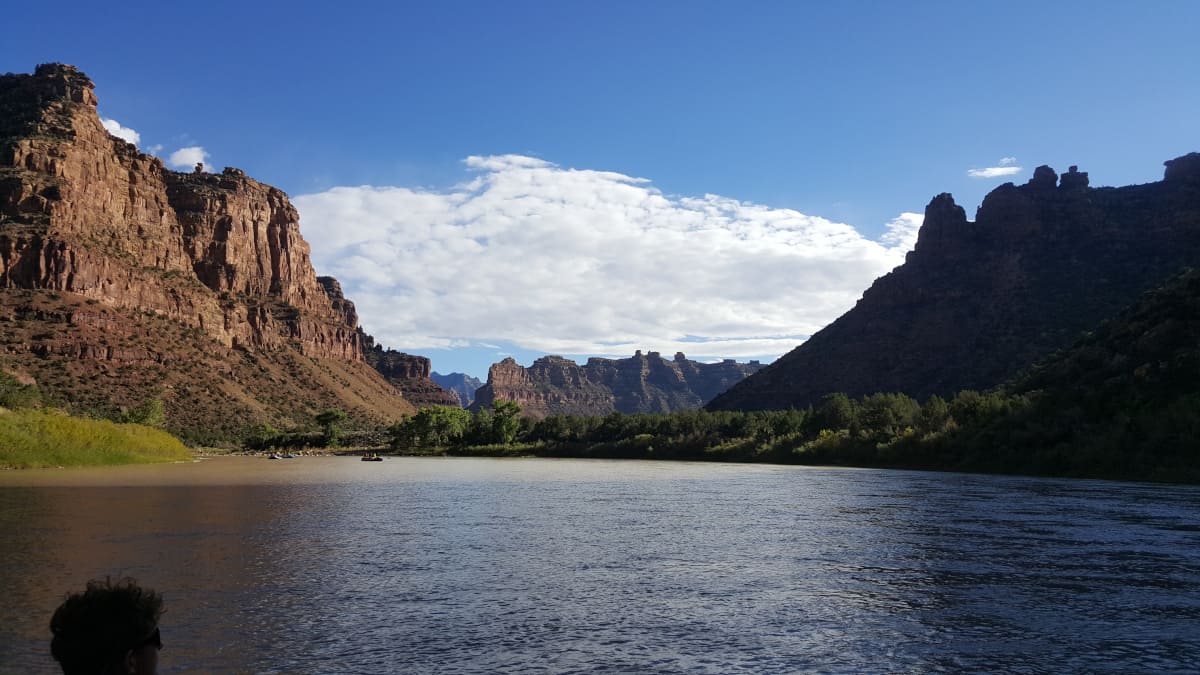 Sweeping desert vistas are your view from the river on Desolation Canyon
