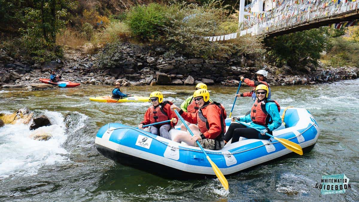 A Paddle Raft with 4 Paddlers and a Guide